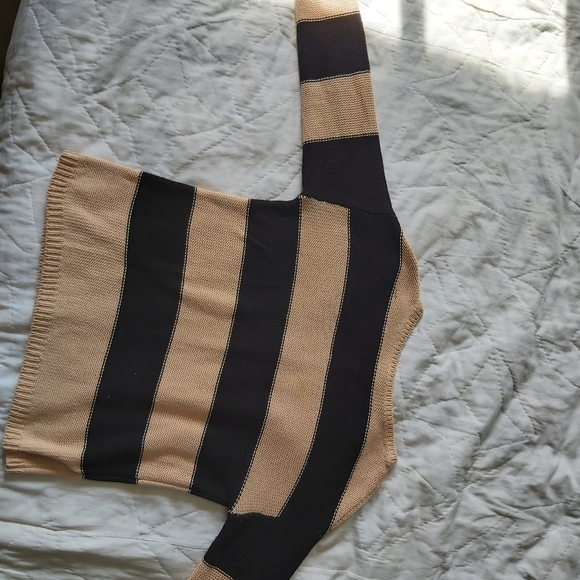 Ann Taylor knit cream and black oversize sweater - Picture 2 of 7